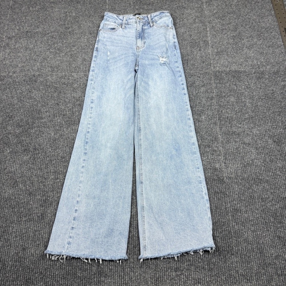 BCBGeneration High Rise Wide Leg Jeans Light Wash Raw Hem BG24766HF01 0/24